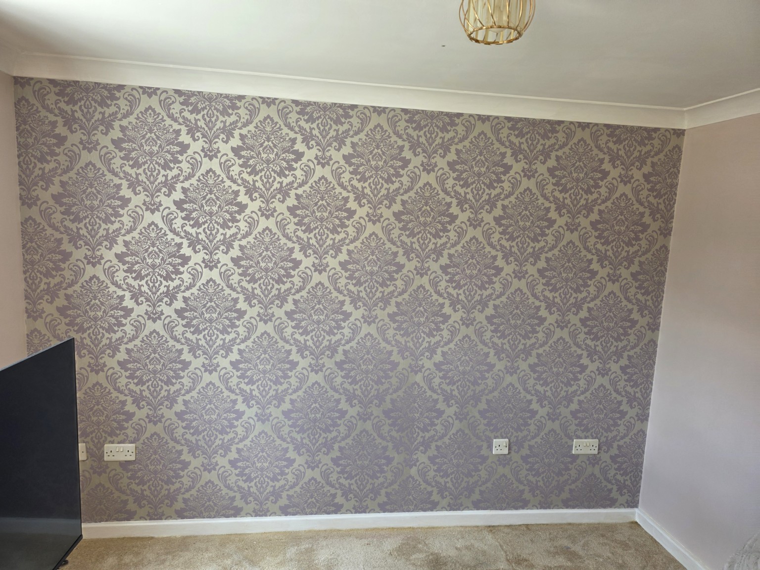 Wallpaper hanging